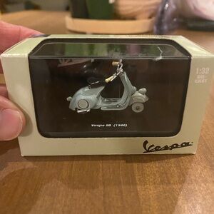 New Ray Vespa 98 (1946) - New In Box - 1:32 Diecast